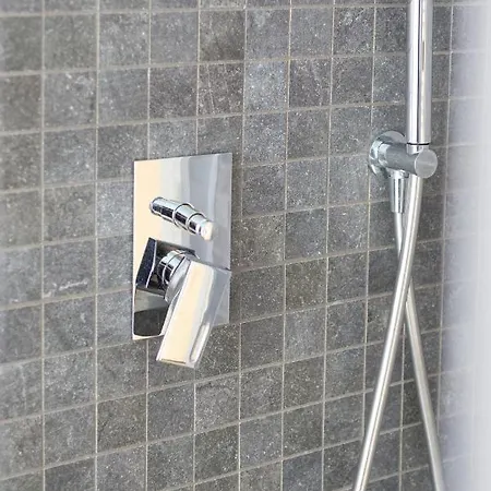 Elga's - Your Charming On Orta Apartment *