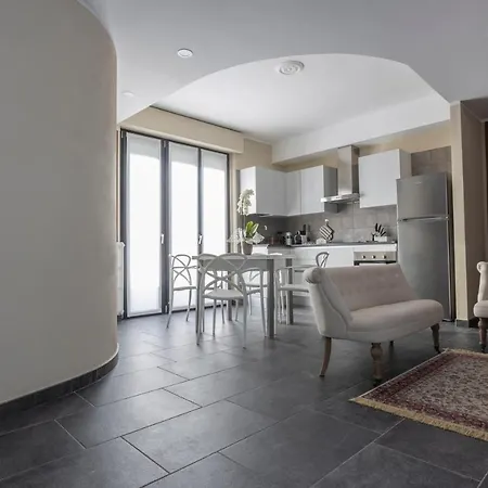 Elga's - Your Charming On Orta Appartement Pettenasco