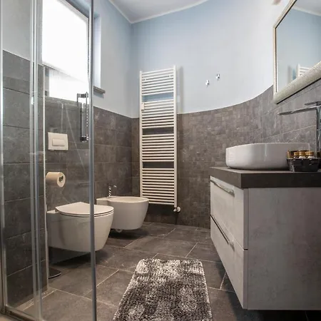 Elga's - Your Charming On Orta Apartment *