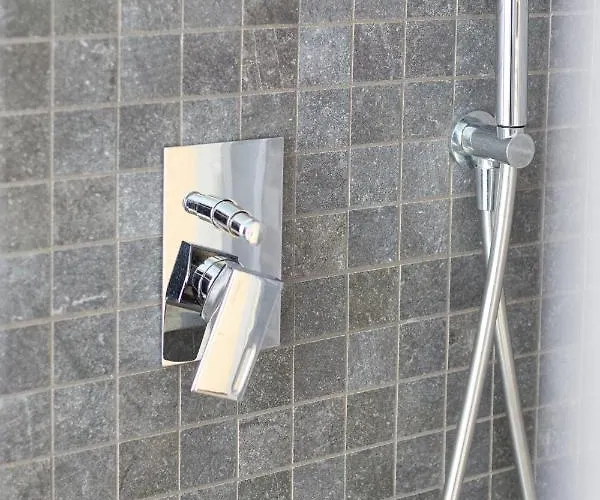 Elga's - Your Charming On Orta Apartment *