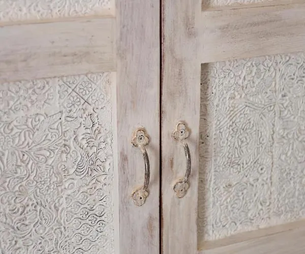 Elga's - Your Charming On Orta